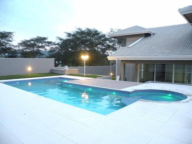 Casa para Venda em Atibaia - 4