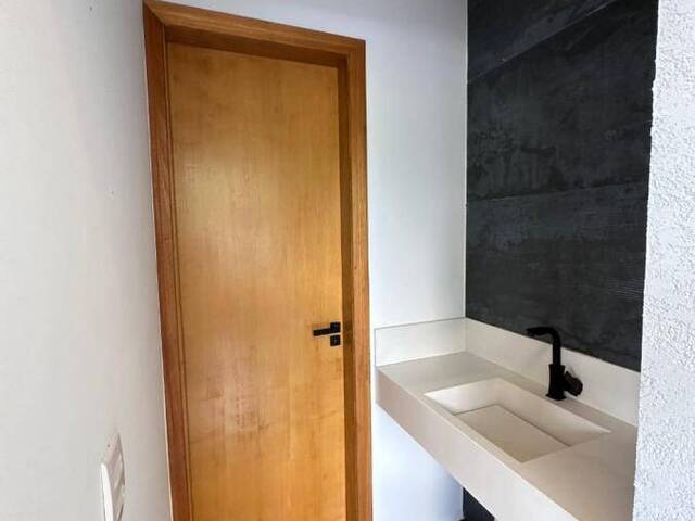 Casa para Venda em Atibaia - 3