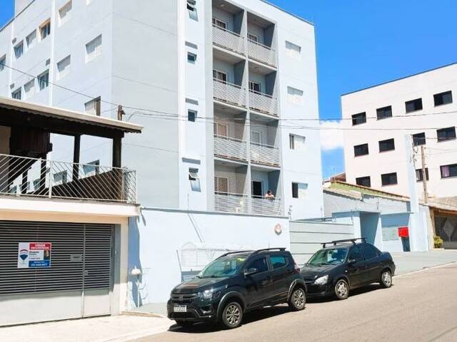 Venda em Jardim das Cerejeiras - Atibaia